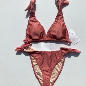 Dippin’ Daisy’s Lola top & Lucy bottom